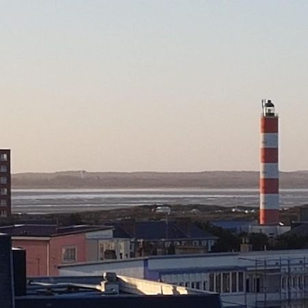 Berck: Front De Mer Avec Vue Sur La Plage Esterno foto