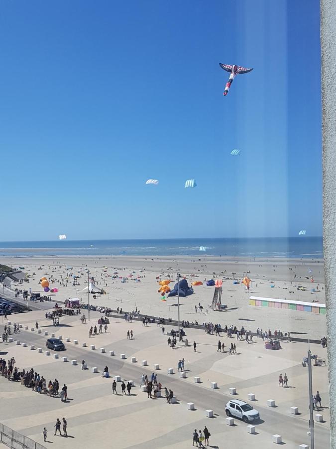 Berck: Front De Mer Avec Vue Sur La Plage Esterno foto