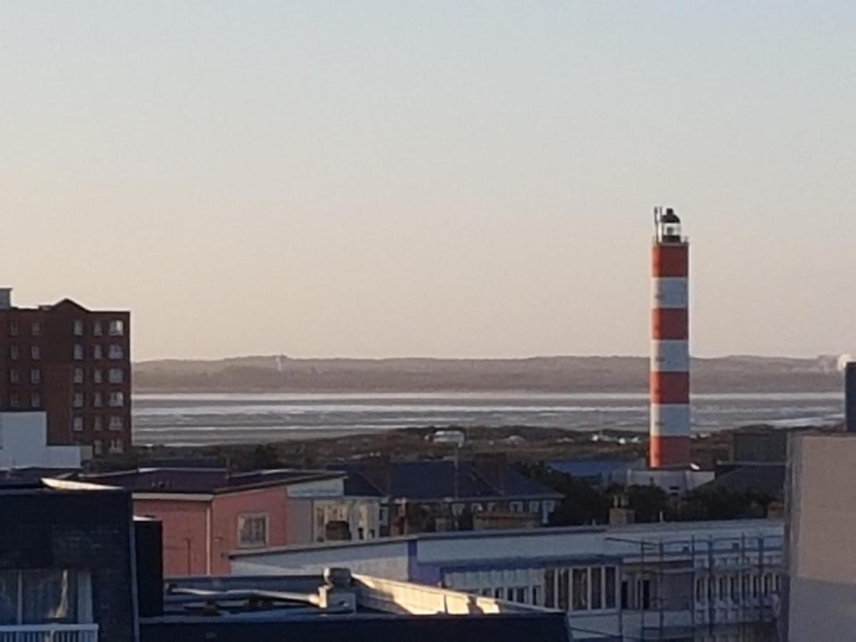 Berck: Front De Mer Avec Vue Sur La Plage Esterno foto